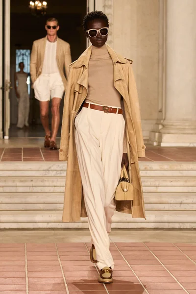 Look 30